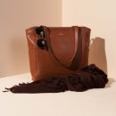 Minimal tote bag Jaxsen Cinnamon advertising 01